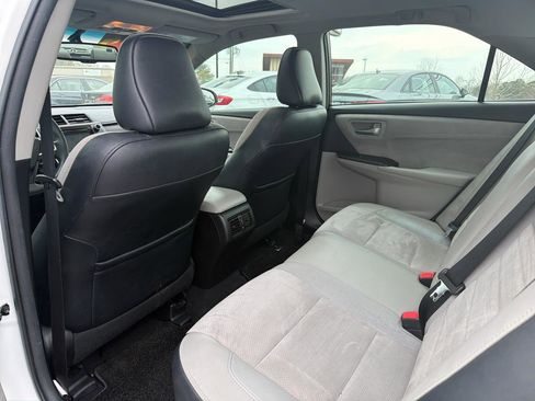 Used 2017 Toyota Camry XSE w/ Moonroof Package FWD image 11