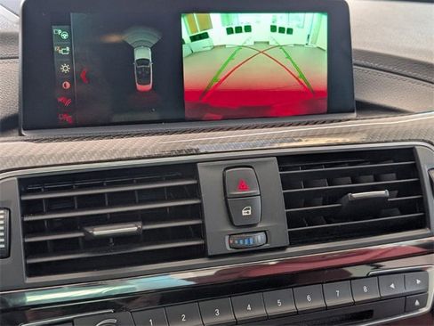 Used 2018 BMW M4 Convertible image 19