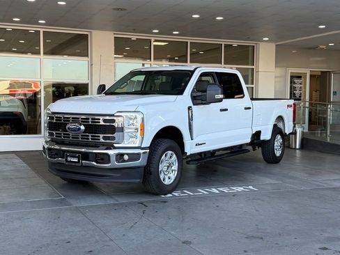 Used 2023 Ford F350 XLT image 2