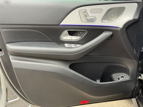 Used 2024 Mercedes-Benz GLS 450 4MATIC image 12