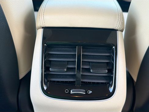 Used 2018 Kia Cadenza Premium image 20