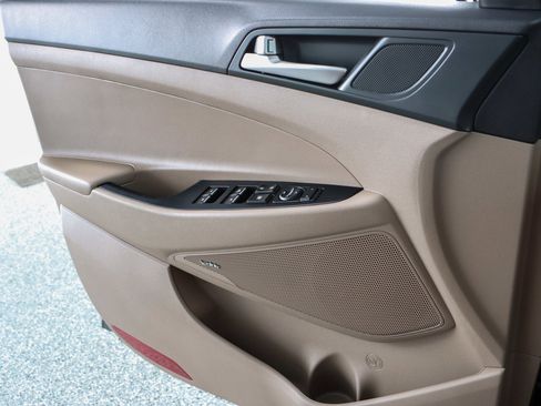 Used 2021 Hyundai Tucson Limited image 22