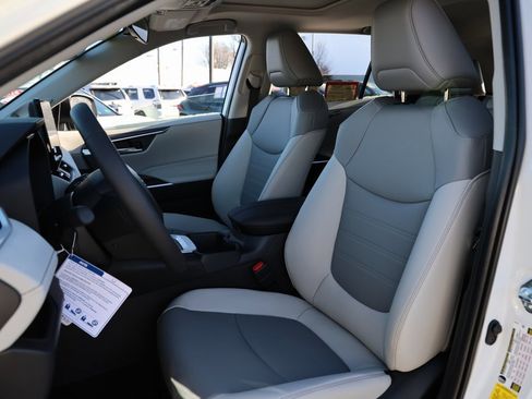 Certified 2025 Toyota RAV4 XLE Premium image 16