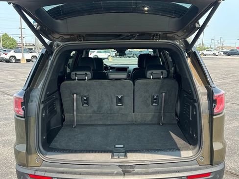 Used 2025 GMC Acadia AT4 AWD/4WD image 29