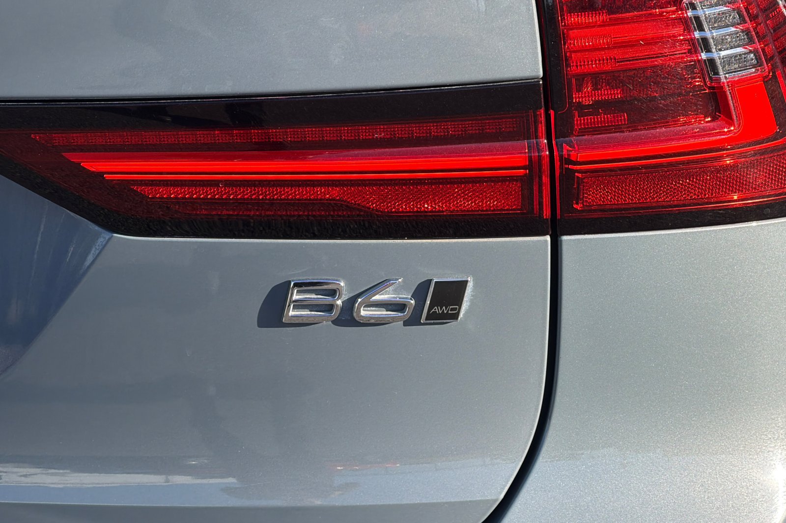 Used 2022 Volvo V90 B6 Cross Country AWD/4WD image 47