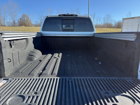 Certified 2024 Nissan Titan SV w/ SV Convenience Package image 8