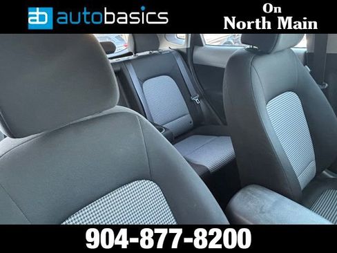 Used 2019 Hyundai Kona SE image 28