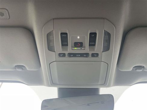 Used 2024 Toyota Highlander XLE image 29