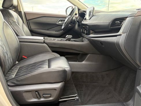 Certified 2021 Nissan Rogue Platinum image 37