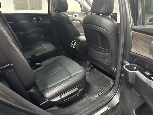 Used 2022 Kia Sorento SX Prestige image 36
