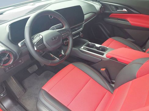 Used 2025 Chevrolet Equinox EV RS image 11