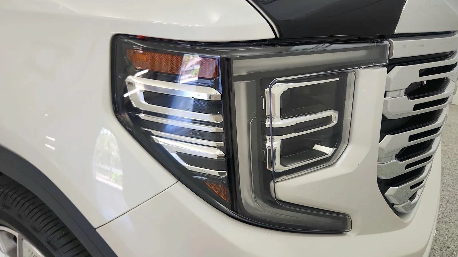 Used 2024 GMC Sierra 1500 Denali w/ Denali Reserve Package AWD/4WD image 32