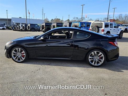 Used 2015 Hyundai Genesis 3.8 image 4