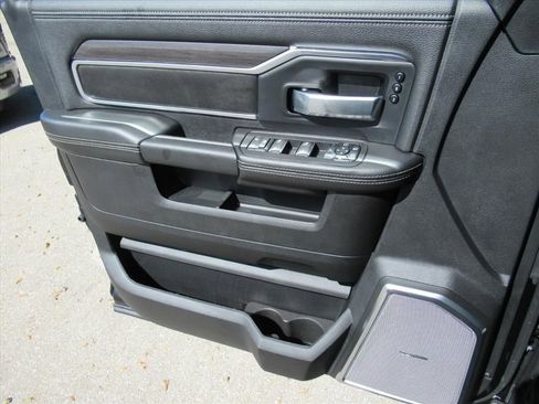 New 2026 RAM 2500 Laramie AWD/4WD image 29