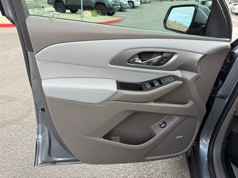 Used 2018 Chevrolet Traverse LT image 24