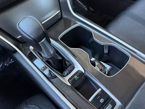 Certified 2018 Honda Accord EX image 25