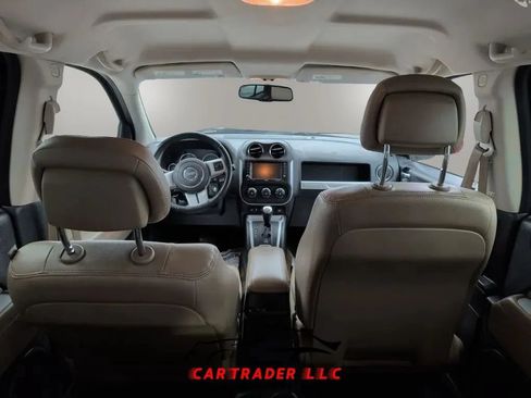 Used 2017 Jeep Compass Latitude FWD image 27