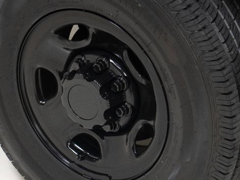 Used 2017 Chevrolet Express 2500 Extended image 57