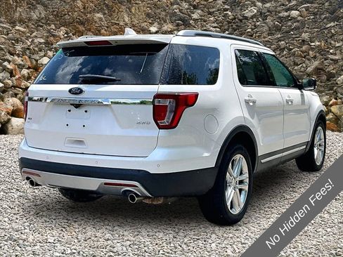 Used 2016 Ford Explorer XLT w/ Equipment Group 202A AWD/4WD image 2