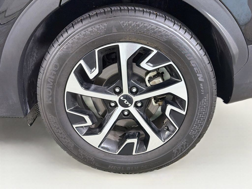 Used 2025 Kia Sportage EX w/ Premium Package FWD image 34