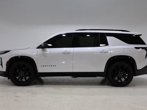 Used 2025 Chevrolet Traverse RS AWD/4WD image 4