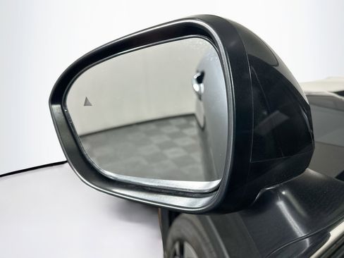 Used 2024 Mitsubishi Outlander SE image 16