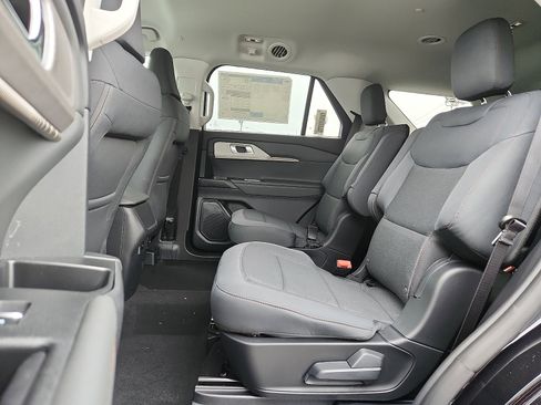 New 2026 Ford Explorer Active AWD/4WD image 6