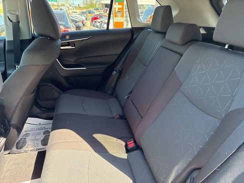 Used 2025 Toyota RAV4 XLE w/ Convenience Package image 17
