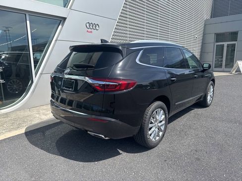 Used 2021 Buick Enclave Essence w/ Sound and Sites Package AWD/4WD image 3