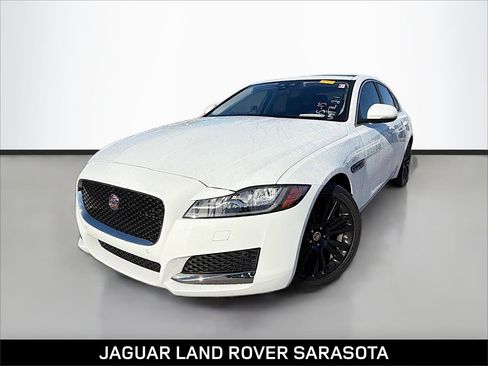 Used 2018 Jaguar XF Prestige image 1