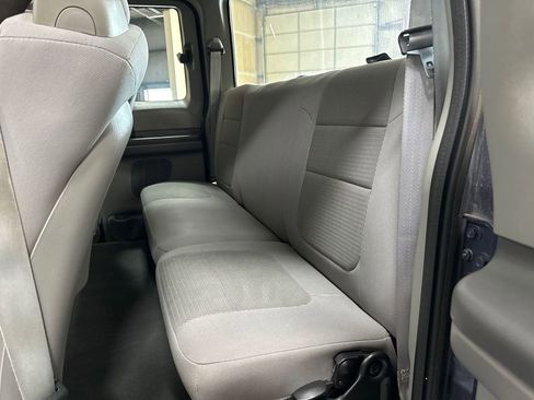 Used 2004 Ford F250 XLT image 16