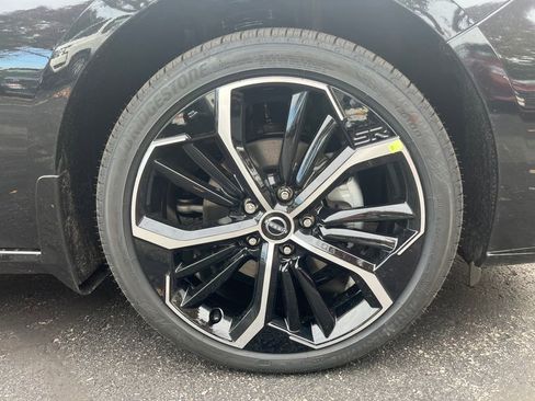 New 2025 Nissan Altima 2.5 SR w/ SR Premium Package image 11