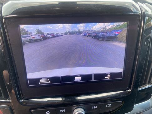 Used 2021 Chevrolet Traverse LT AWD/4WD image 25