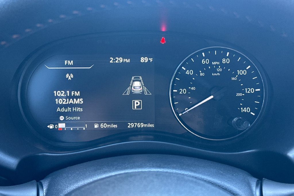 Used 2023 Nissan Kicks SR FWD image 23
