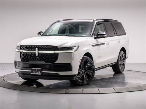 New 2026 Lincoln Navigator Black Label AWD/4WD image 1