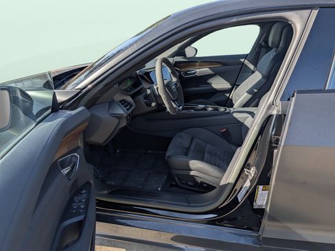 Used 2023 Audi e-tron GT Premium Plus image 13