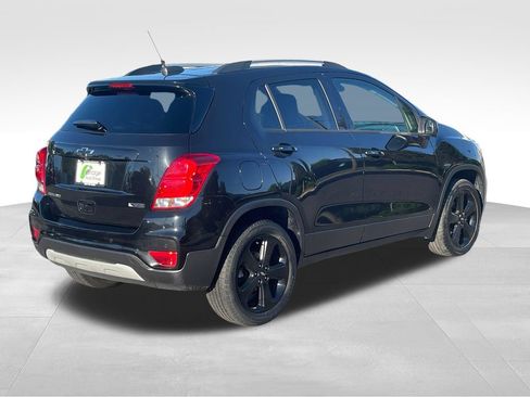 Used 2018 Chevrolet Trax Premier w/ Midnight Edition AWD/4WD image 8