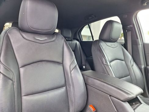 Used 2024 Cadillac XT4 Premium Luxury image 28