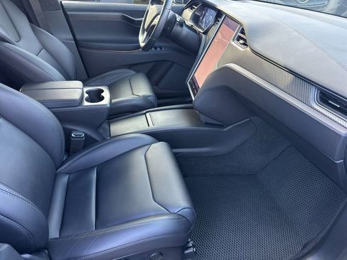 Used 2018 Tesla Model X 75D image 16
