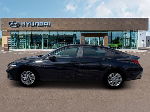 New 2026 Hyundai Elantra Blue image 3