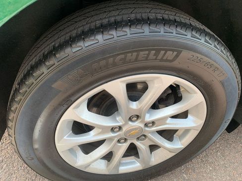 Used 2019 Chevrolet Equinox LT w/ Driver Convenience Package FWD image 21