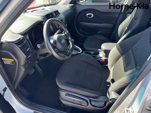 Used 2016 Kia Soul image 9