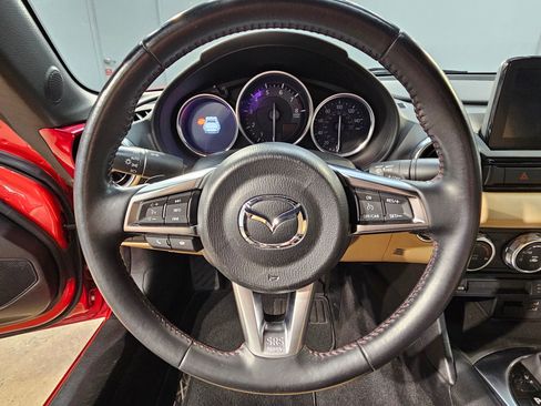 Used 2019 MAZDA MX-5 Miata RF Grand Touring RWD image 22