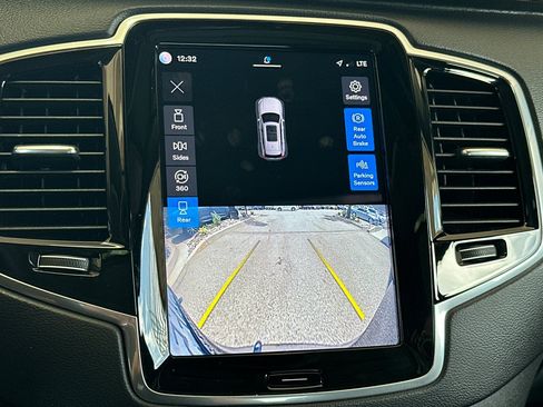 Certified 2023 Volvo XC90 T8 Ultimate w/ Protection Package Premier AWD/4WD image 26