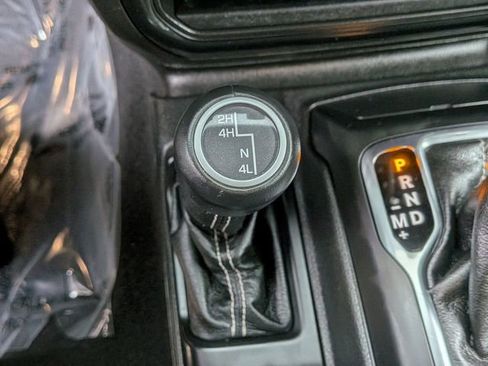 Used 2022 Jeep Gladiator Overland w/ Popular Equipment Package image 23