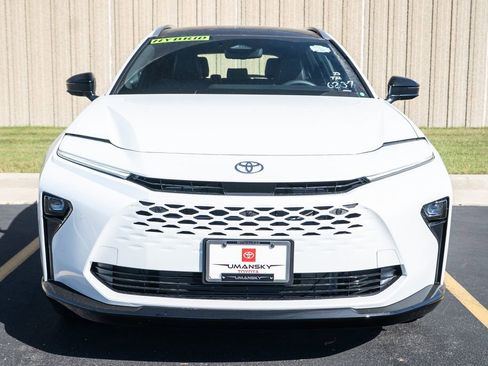 New 2025 Toyota Crown Signia w/ Advanced Technology Package image 3