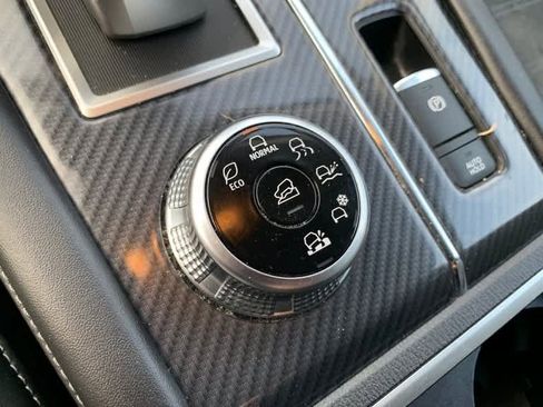 Used 2022 Mitsubishi Outlander SE image 25