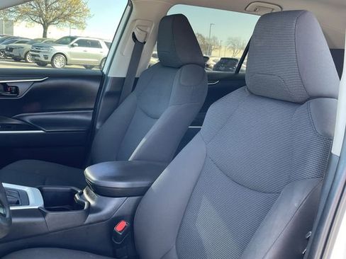 Used 2023 Toyota RAV4 LE image 23