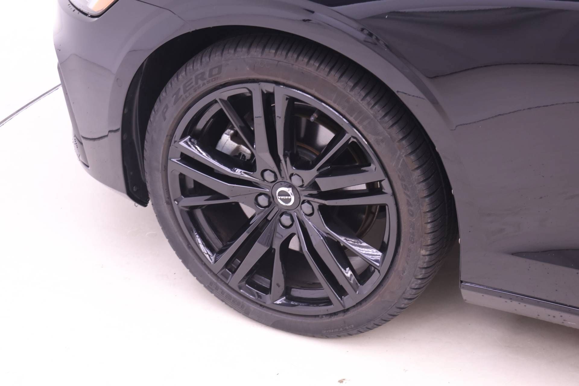 Certified 2024 Volvo S60 B5 Plus w/ Protection Package Premier FWD image 19