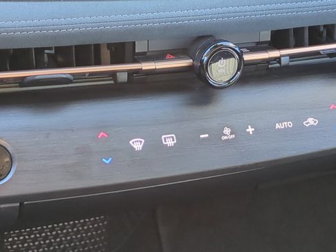 Used 2024 Nissan Ariya AWD image 26